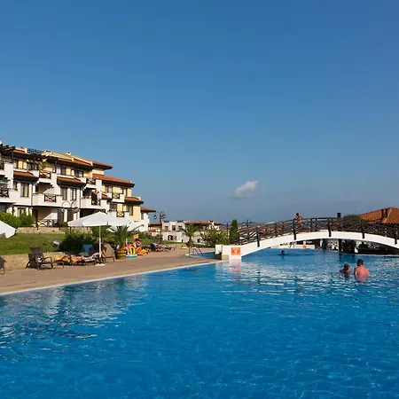 Aparthotel Saint Nicholas 4*