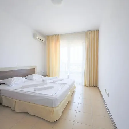 Aparthotel Saint Nicholas 4*