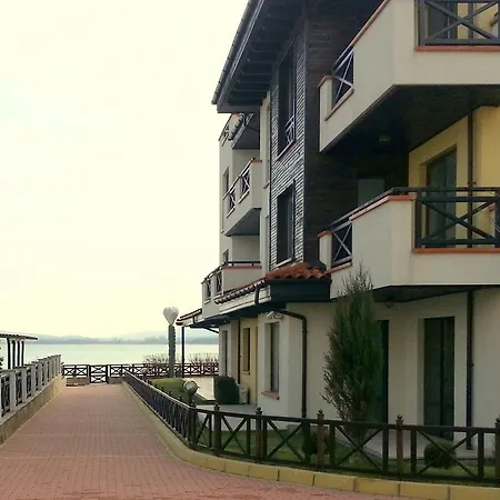 Aparthotel Saint Nicholas 4*
